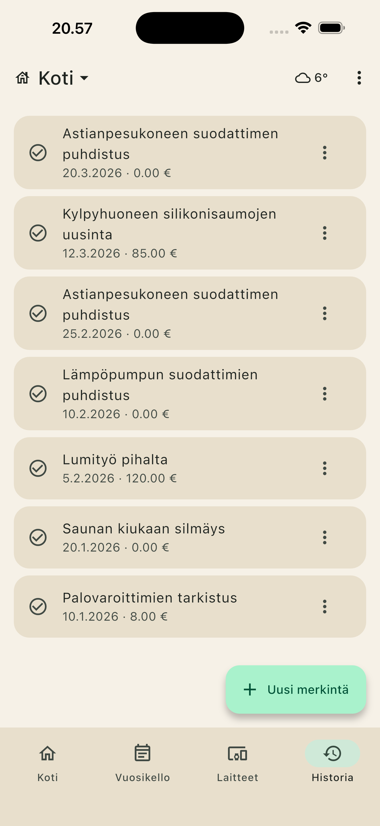 Huoltohistoria: kuittaukset kustannuksineen ja päivämäärineen.