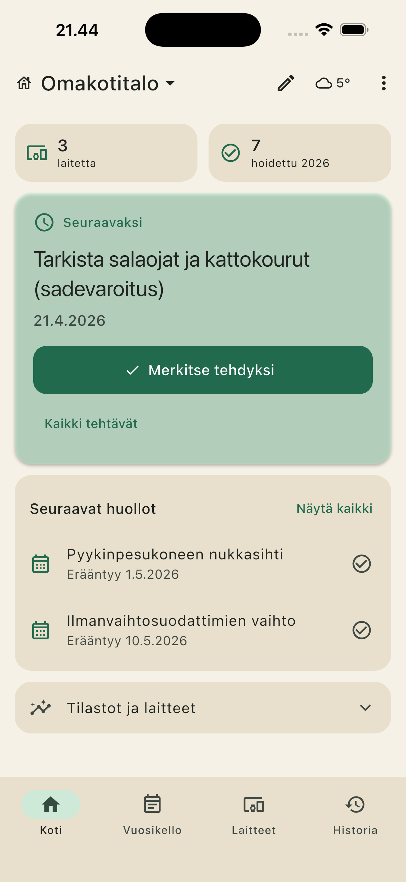 Aitta-sovelluksen etusivu: sadevaroituksen perusteella luotu muistutus 'Tarkista salaojat ja kattokourut' näkyy isona seuraavaksi-korttina.